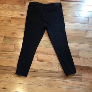 Black American Eagle Skinny Cropped Jegging